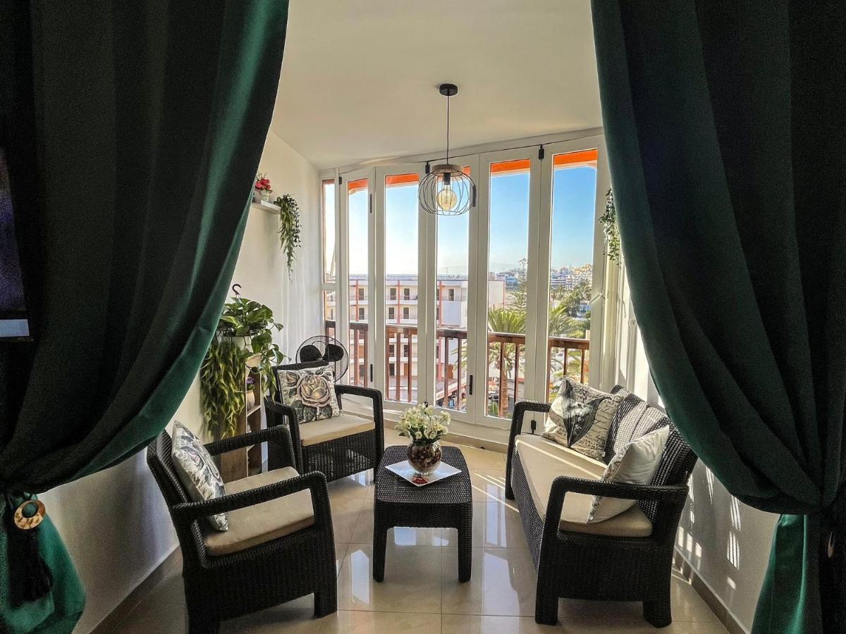 Апартаменты Luxory Dreamy Sunset, Seafront, Direct Access To The Promenade,Wifi,Pool,Free Parking Лос Кристианос Экстерьер фото