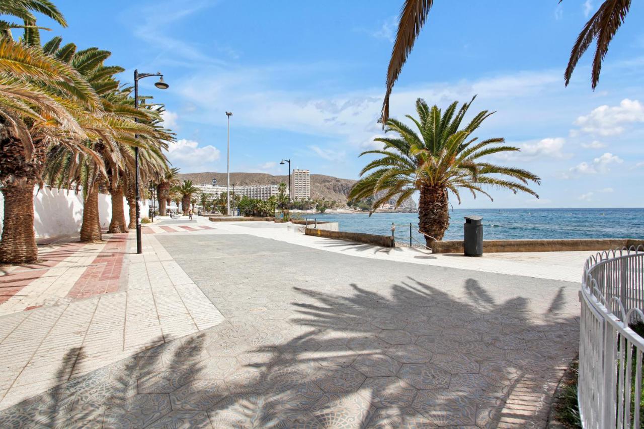 Апартаменты Luxory Dreamy Sunset, Seafront, Direct Access To The Promenade,Wifi,Pool,Free Parking Лос Кристианос Экстерьер фото