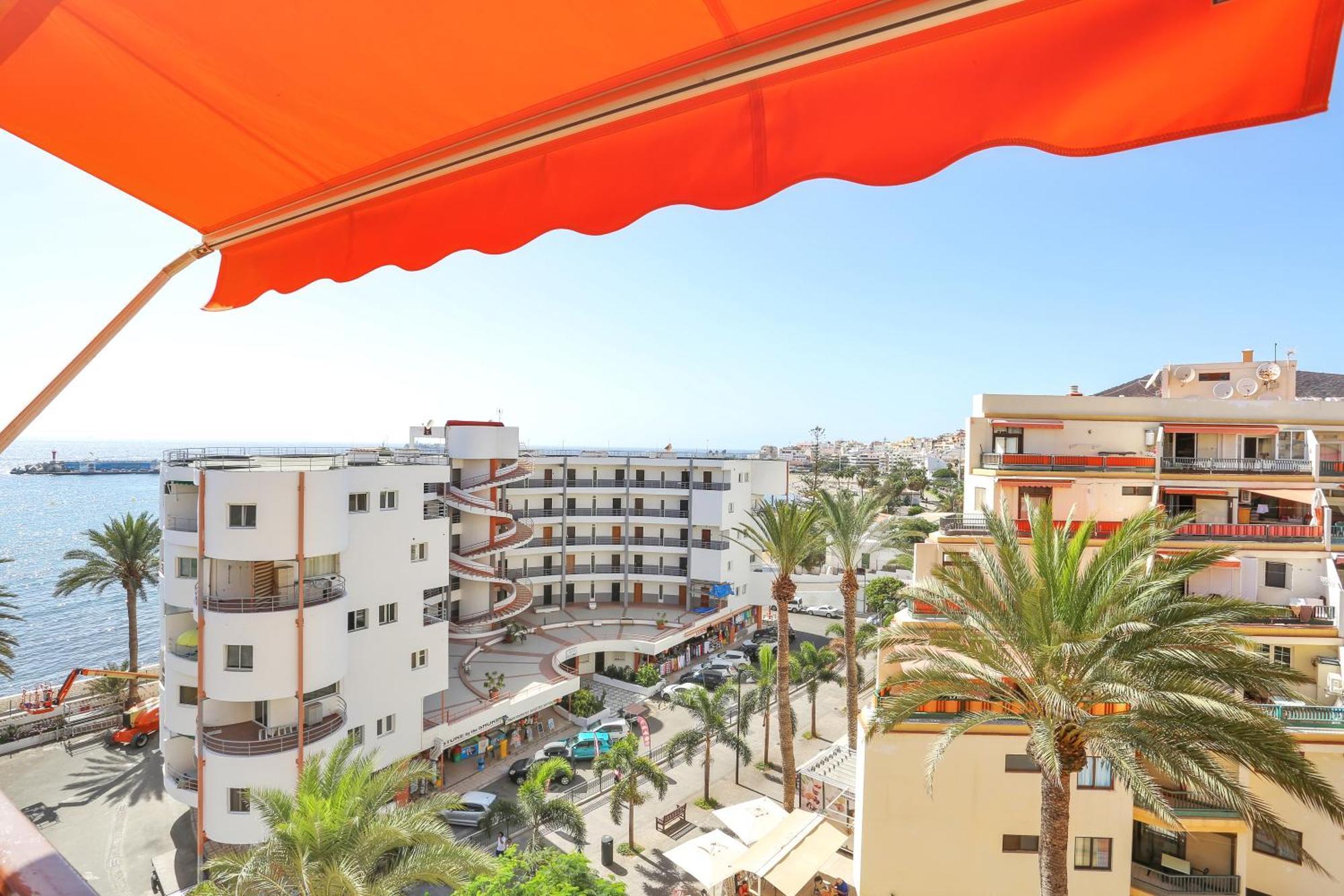 Апартаменты Luxory Dreamy Sunset, Seafront, Direct Access To The Promenade,Wifi,Pool,Free Parking Лос Кристианос Экстерьер фото