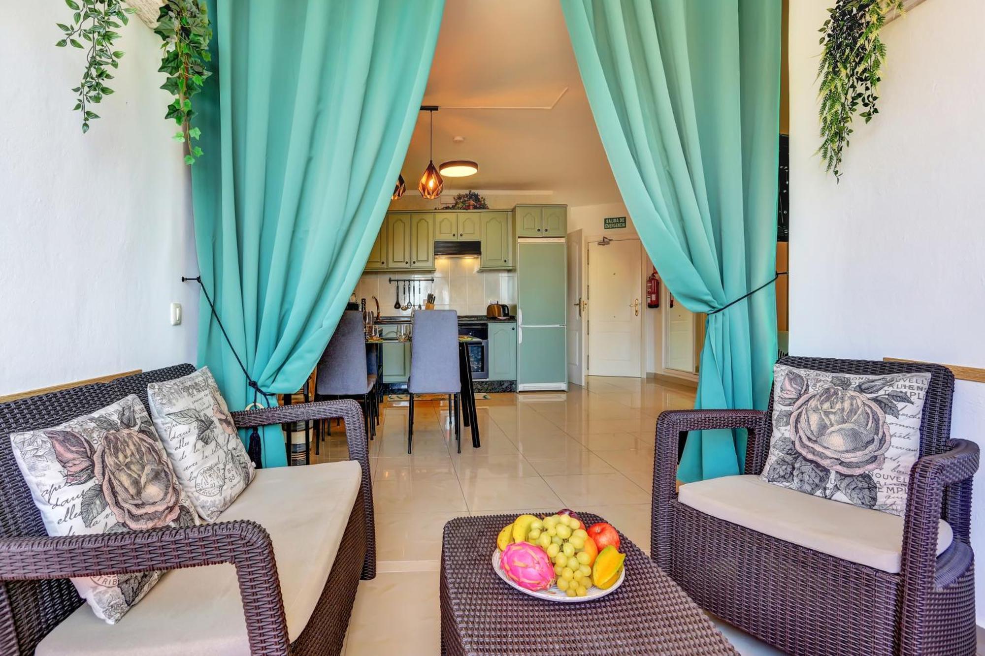 Апартаменты Luxory Dreamy Sunset, Seafront, Direct Access To The Promenade,Wifi,Pool,Free Parking Лос Кристианос Экстерьер фото