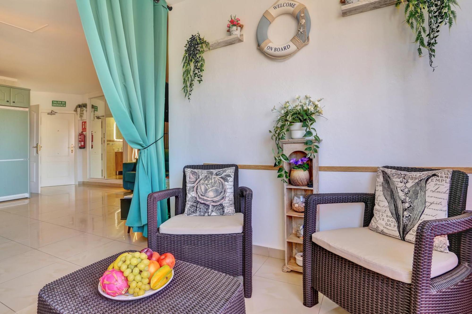 Апартаменты Luxory Dreamy Sunset, Seafront, Direct Access To The Promenade,Wifi,Pool,Free Parking Лос Кристианос Экстерьер фото