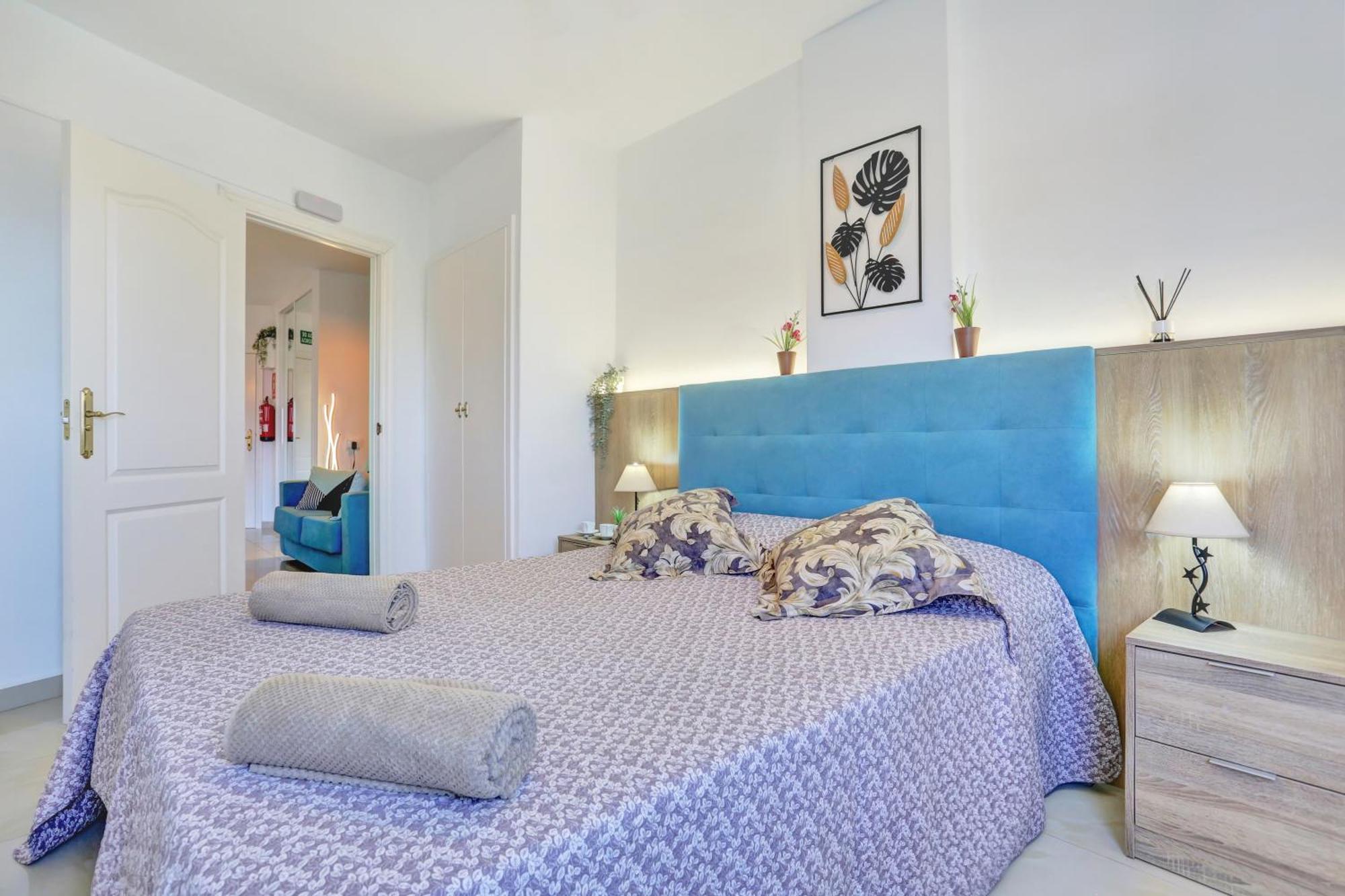 Апартаменты Luxory Dreamy Sunset, Seafront, Direct Access To The Promenade,Wifi,Pool,Free Parking Лос Кристианос Экстерьер фото